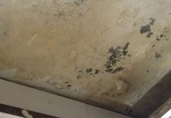 蒙自阳台漏水维修公司分享下蒙自卫生间渗水维修需要注意哪些问题。